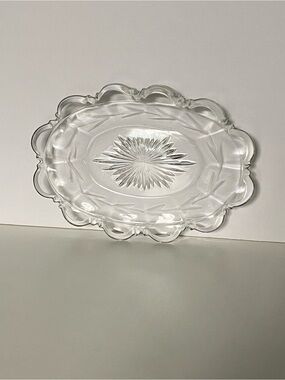 Vintage Colonial Relish Trinket Dish Starburst 6 X 4” Oval Scalloped Edge EUC